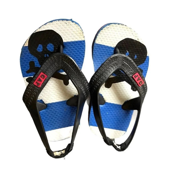 🔥 5 for $30 🔥 Gap flip flops (toddlers) - Picture 1 of 4